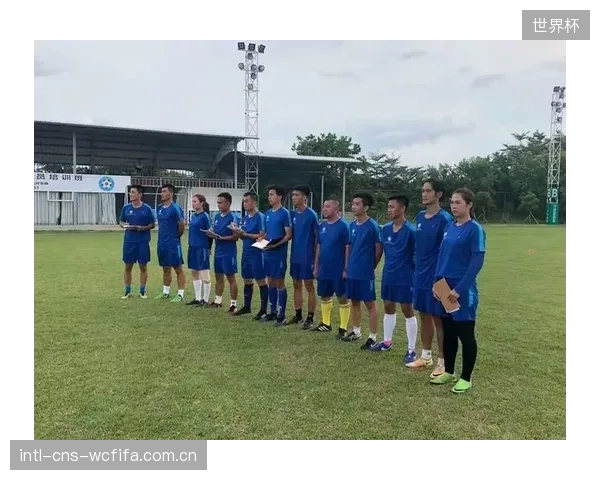 运动员的“手感”反馈与C扫描的冰冷数据不符时，教练和制造商应该相信谁？